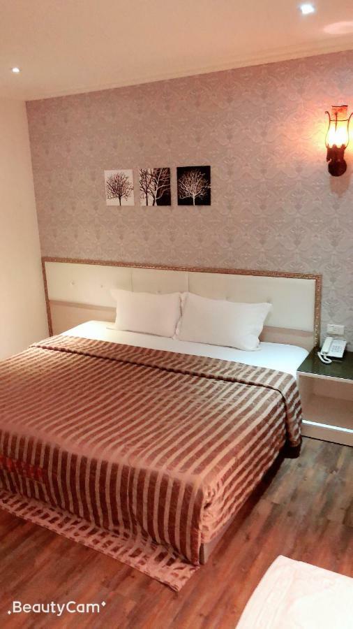 Jungle City Motel Città di Chiayi Esterno foto