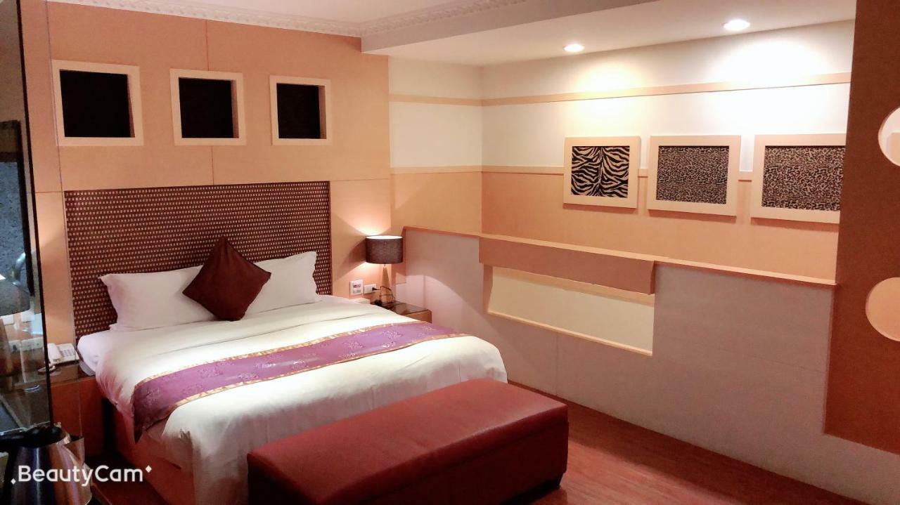 Jungle City Motel Città di Chiayi Esterno foto